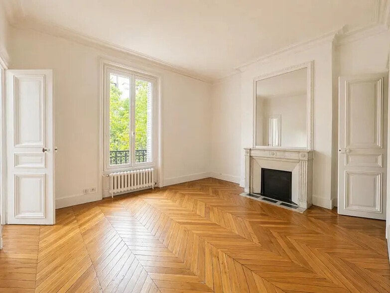 Bureau dans Paris à louer - Photo de l’immeuble – Image 2 sur 8