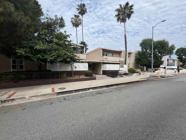 8567 Balboa Blvd, Northridge, CA à vendre - Photo de l’immeuble – Image 2 sur 9