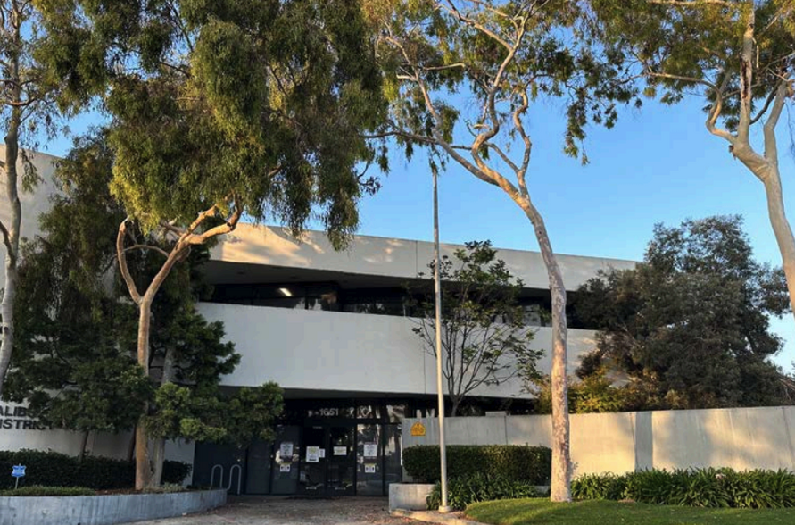 1651 16th St, Santa Monica, CA à louer - Photo de l’immeuble – Image 3 sur 5