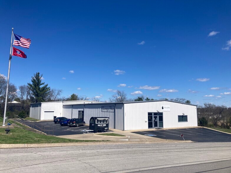 2484 Park Plus Dr, Columbia, TN à louer - Photo de l’immeuble – Image 1 sur 3