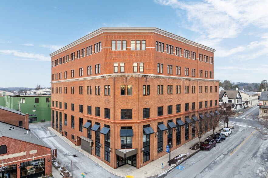 128 E State St, Kennett Square, PA à louer - Photo principale – Image 1 sur 5
