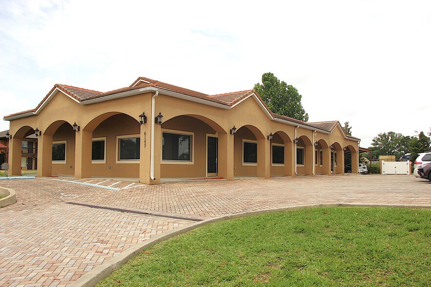 6143 S Orange Blossom Trl, Orlando, FL à vendre - Photo de l’immeuble – Image 3 sur 31