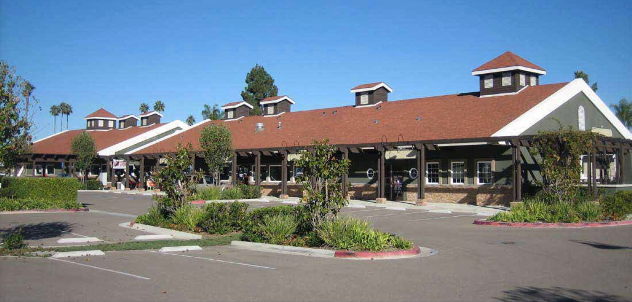 1030 La Bonita Dr, San Marcos, CA à louer Photo de l’immeuble– Image 1 sur 3