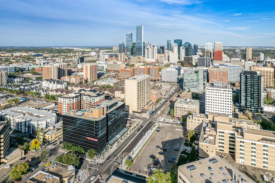11150 Jasper Av NW, Edmonton, AB à louer - Aérien – Image 2 sur 24