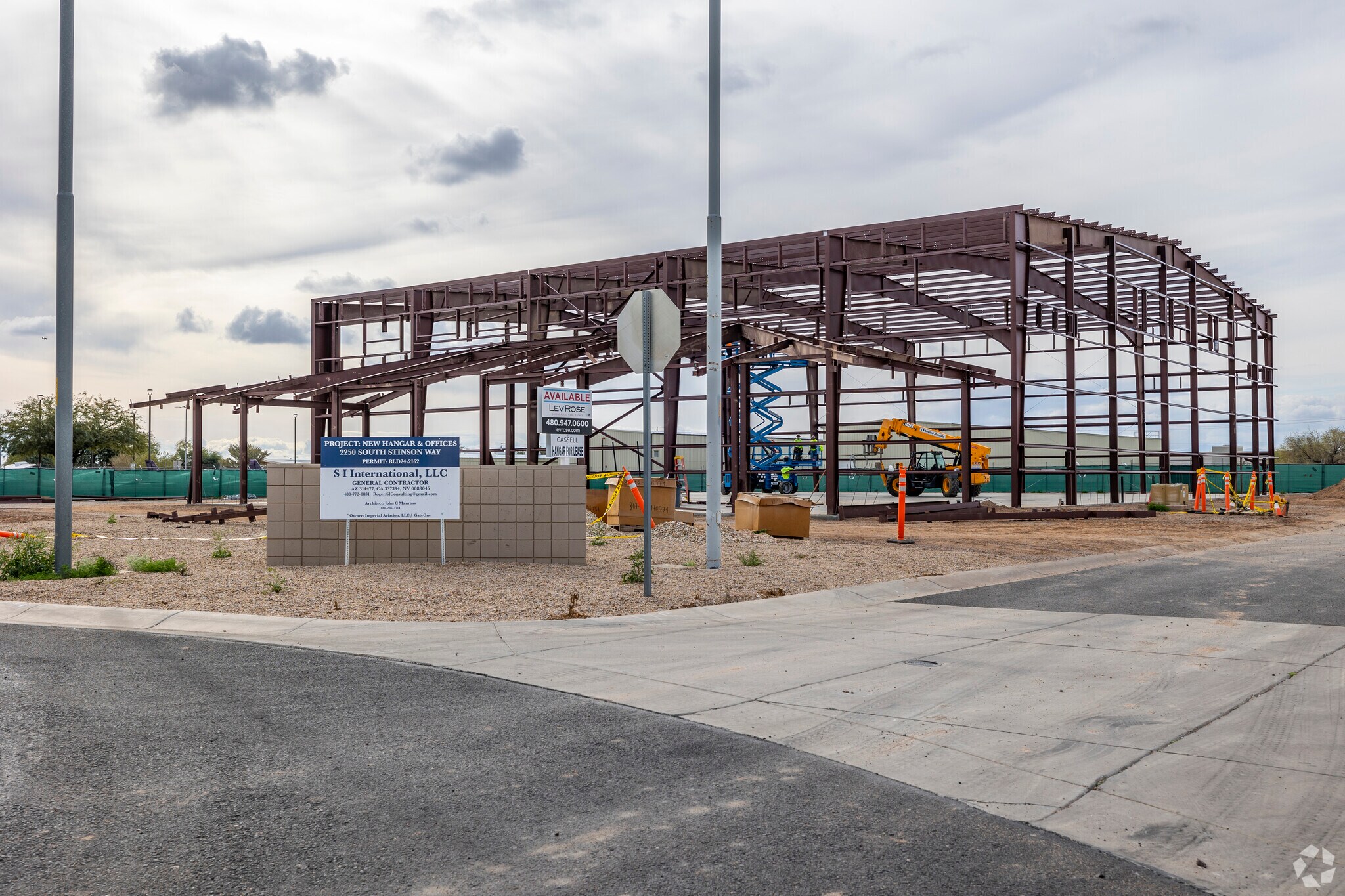 2250 Stinson Way, Chandler, AZ à louer Photo principale– Image 1 sur 3