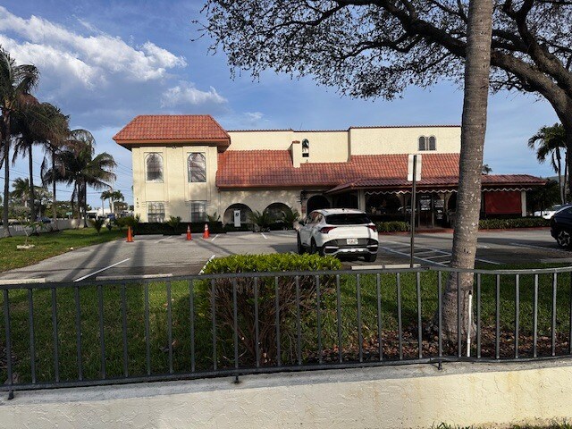 190 NW Spanish River Blvd, Boca Raton, FL à louer - Photo de l’immeuble – Image 3 sur 6