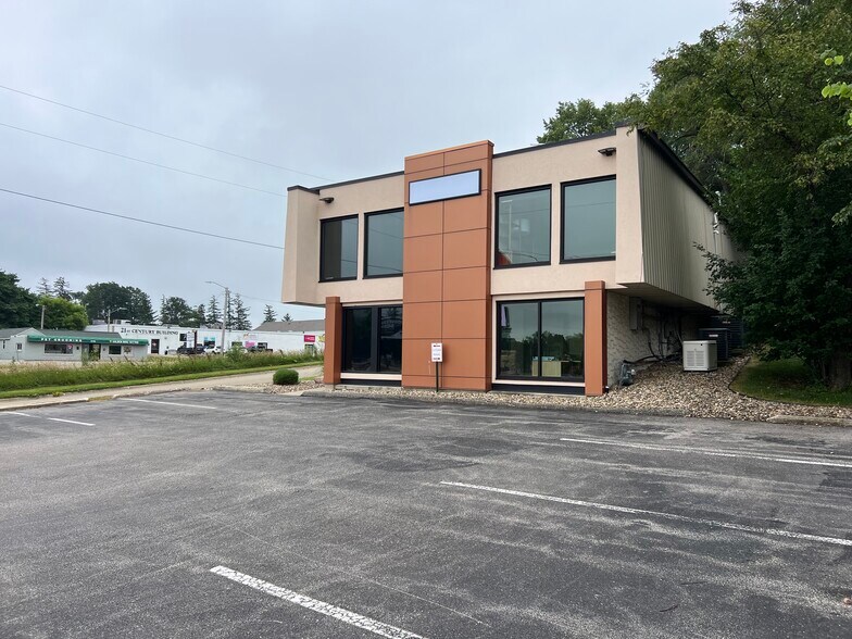 2109 S Broadway, Rochester, MN à vendre - Photo de l’immeuble – Image 2 sur 28