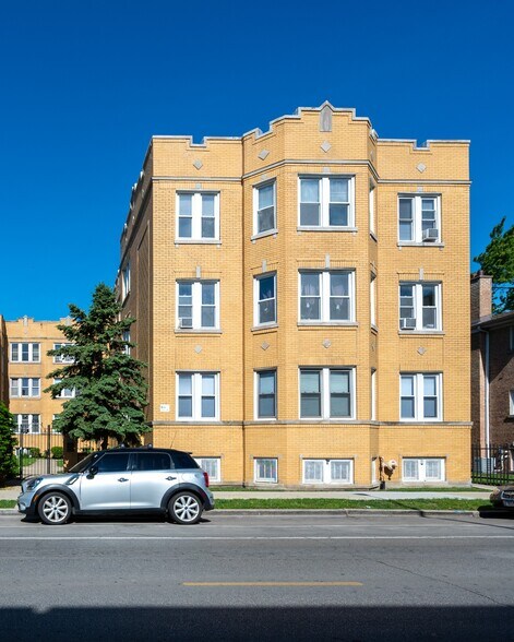 2950 N Laramie Ave, Chicago, IL à vendre - Photo principale – Image 2 sur 2