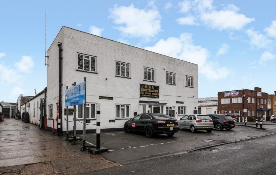 Hanworth Ln, Chertsey à vendre - Photo principale – Image 1 sur 2