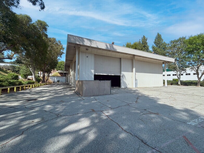 25109 Rye Canyon Loop, Valencia, CA à louer - Photo de l’immeuble – Image 3 sur 8