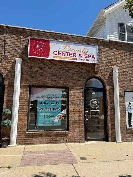 77-89 W Main St, Smithtown, NY à louer - Photo de l’immeuble – Image 1 sur 1