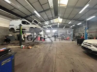 Industriel/Logistique dans Persan à vendre - Photo de l’immeuble – Image 2 sur 5