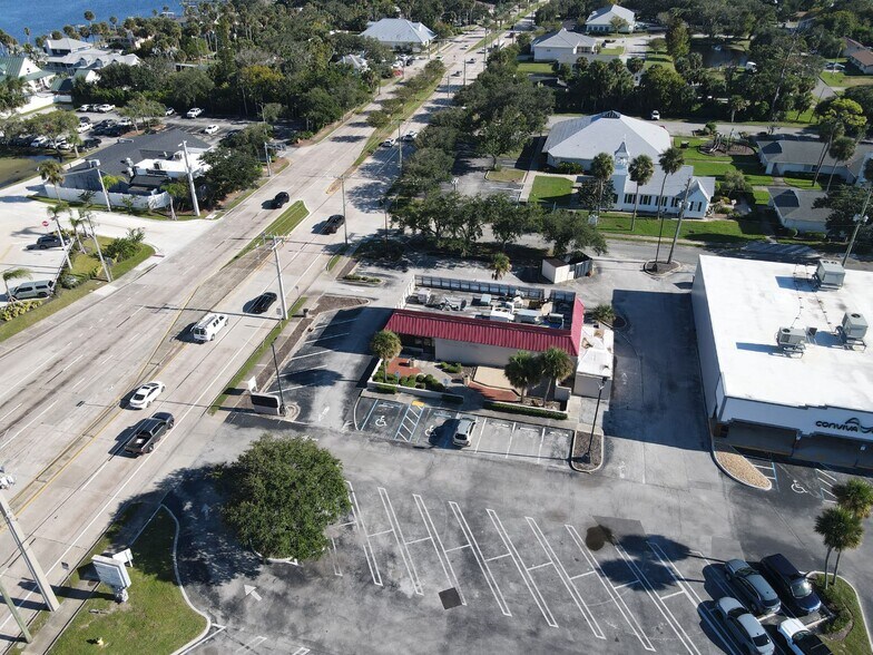 4096 S Ridgewood Ave, Port Orange, FL à louer - Photo de l’immeuble – Image 2 sur 7