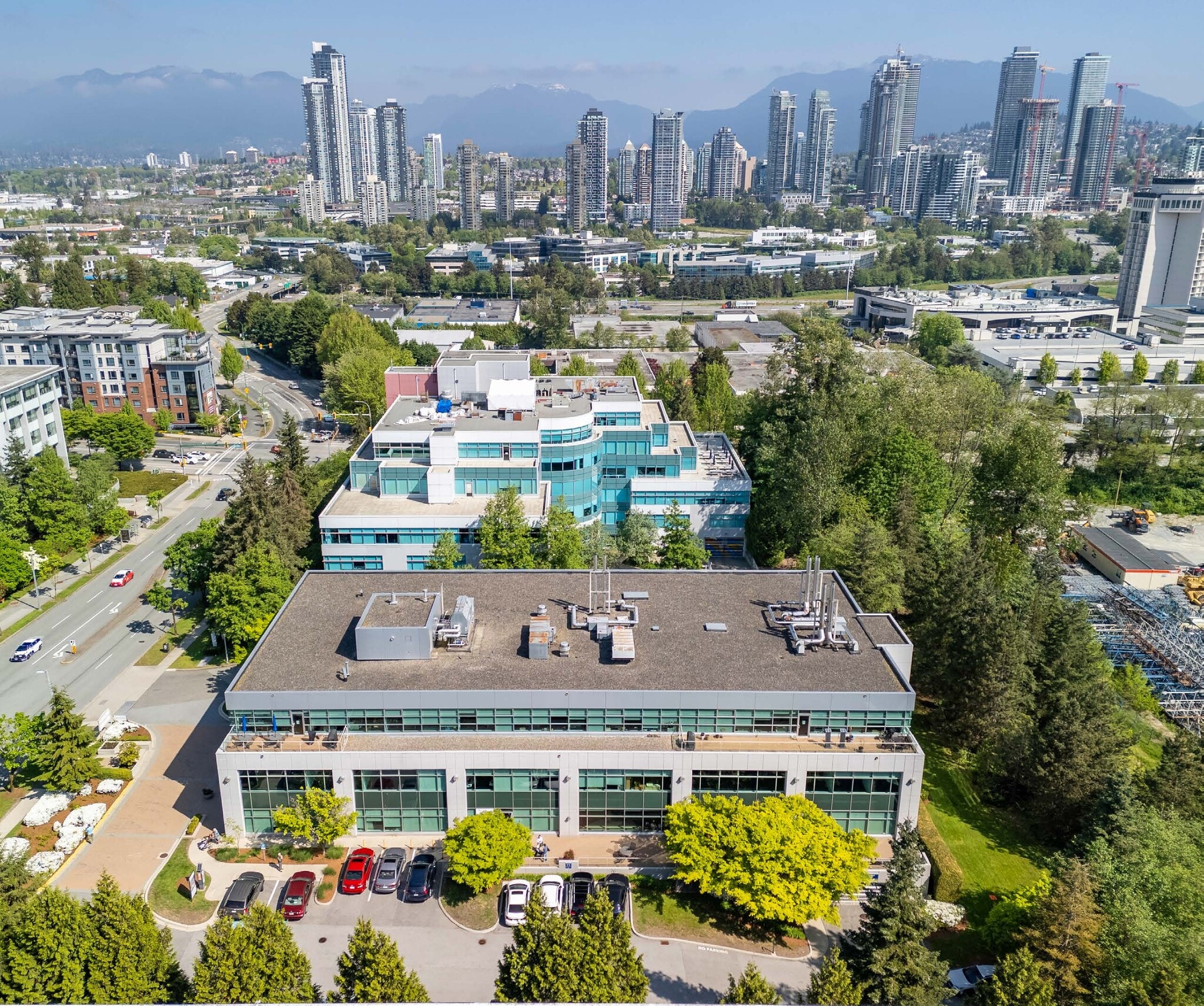 3480 Gilmore Way, Burnaby, BC à louer Photo de l’immeuble– Image 1 sur 5