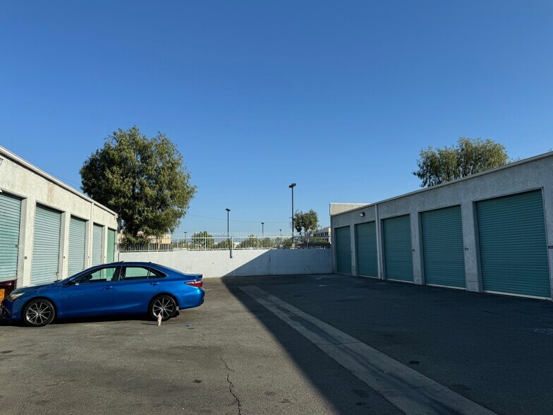 1333 N Manzanita St, Orange, CA à louer - Photo de l’immeuble – Image 3 sur 7