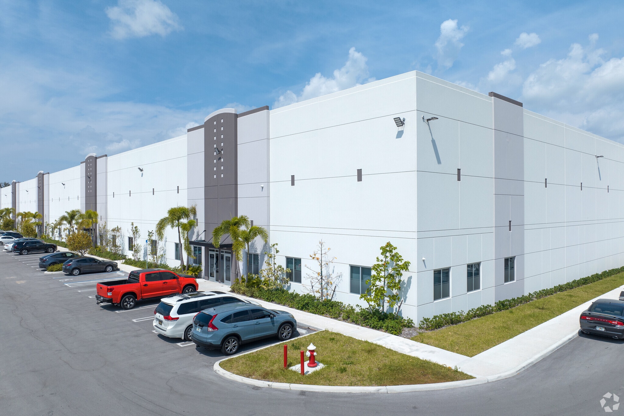 8465 W 44th Ave, Hialeah, FL à louer Photo principale– Image 1 sur 5