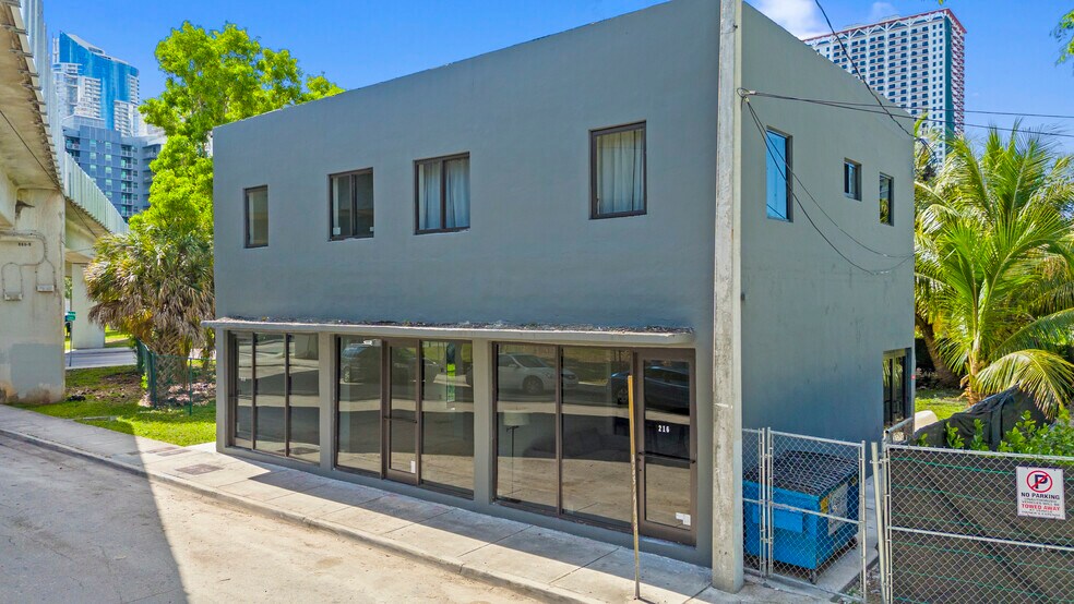 212 NW 11th St, Miami, FL à louer - Photo de l’immeuble – Image 2 sur 31