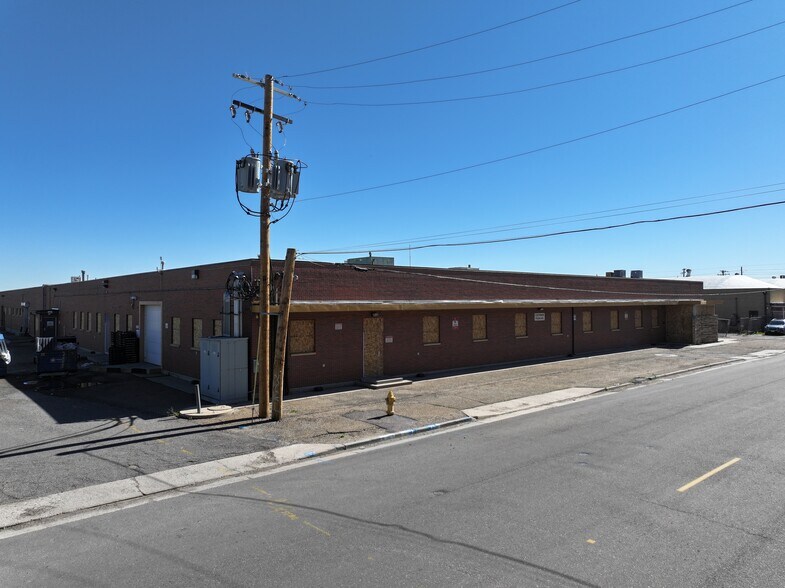 8025-8045 E 40th Ave, Denver, CO à louer - Photo de l’immeuble – Image 2 sur 9