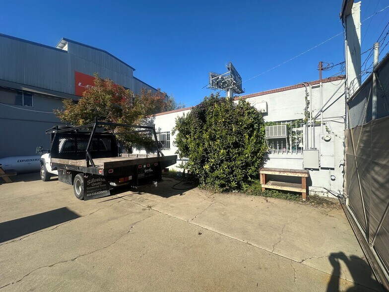 3425 Ettie St, Oakland, CA à louer - Photo de l’immeuble – Image 2 sur 10