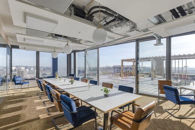 Plus de détails pour 33 Piste Des Géants, Toulouse - Bureau à louer