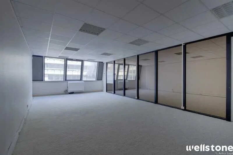 32 Rue De Paradis, Paris à vendre - Photo de l’immeuble – Image 2 sur 7