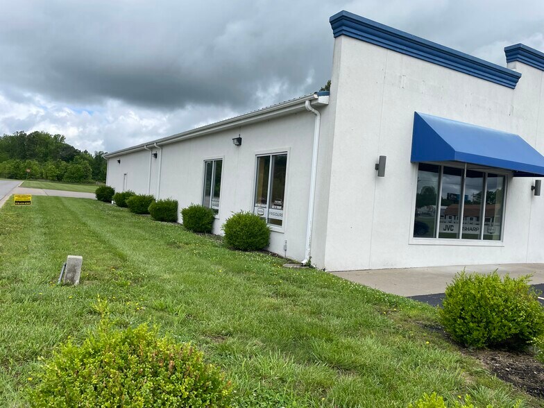 60 Niemann Ln, Murphysboro, IL à vendre - Photo de l’immeuble – Image 3 sur 10