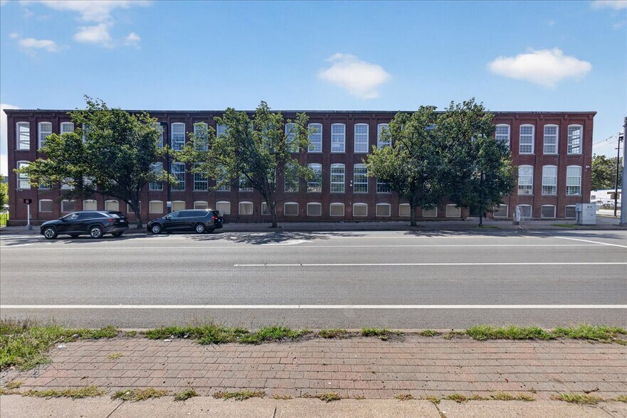 114 Orange Ave, West Haven, CT à louer - Photo de l’immeuble – Image 1 sur 35