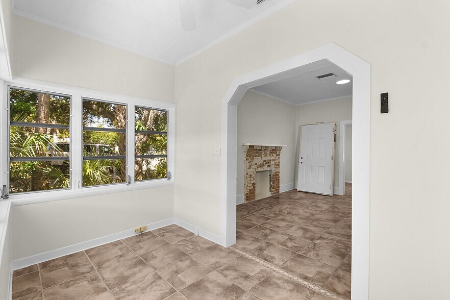 309 SE Denver Ave, Stuart, FL à louer - Photo de l’immeuble – Image 3 sur 25