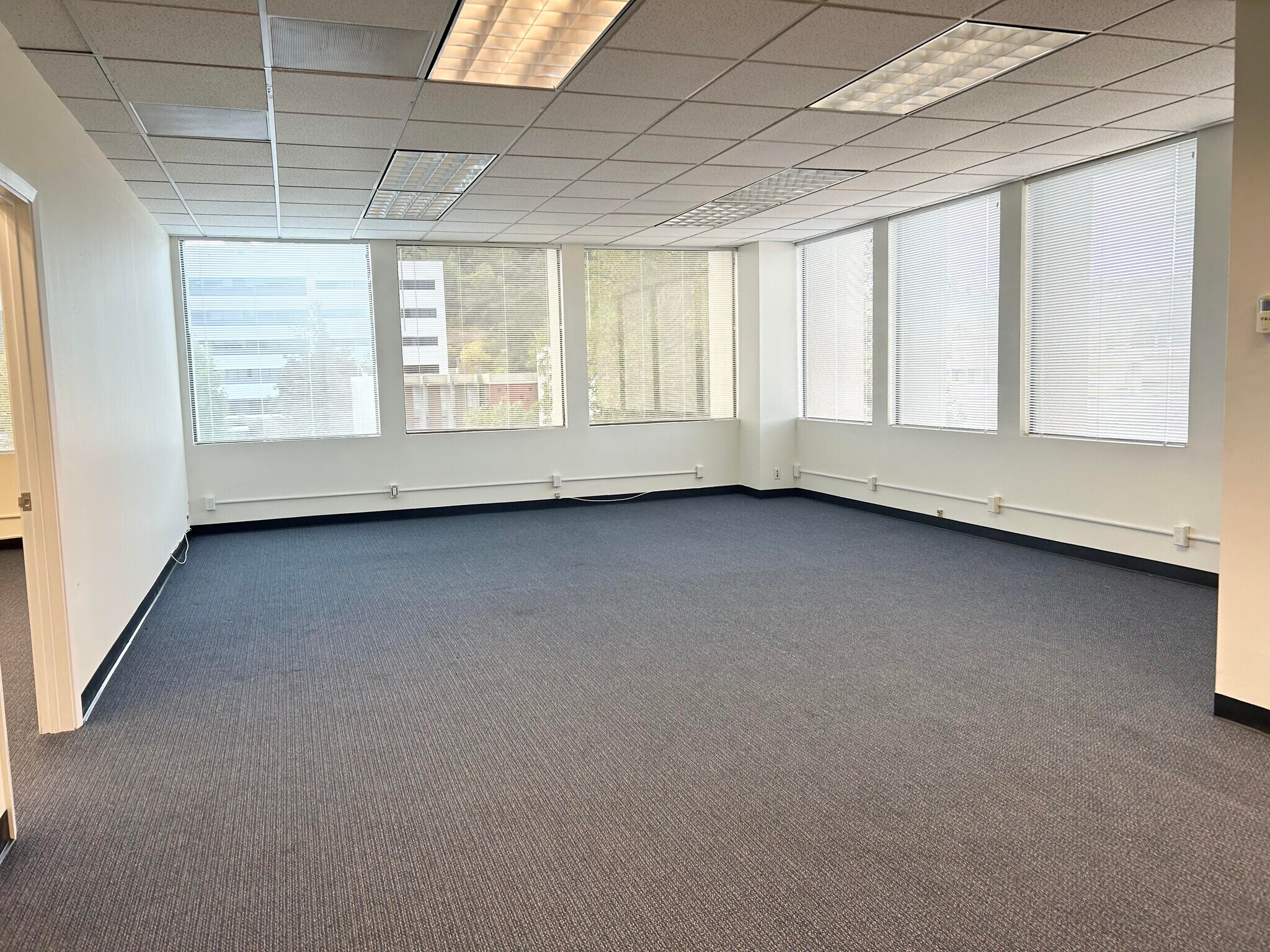 950 Northgate Dr, San Rafael, CA à louer Photo intérieure– Image 1 sur 5