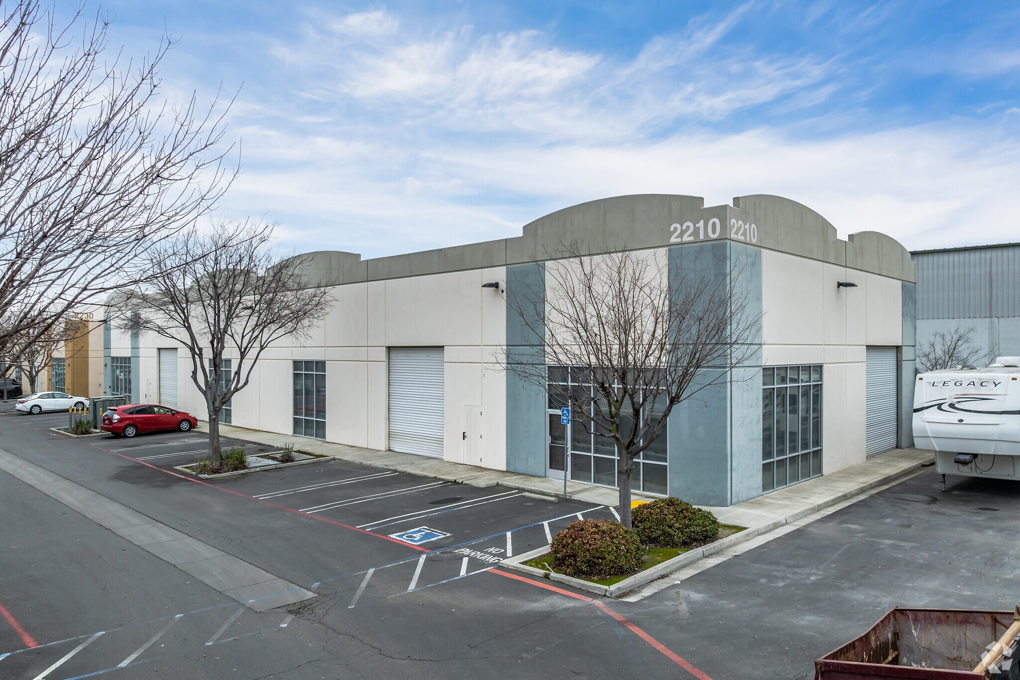 2210 N MacArthur Dr, Tracy, CA à louer Photo principale– Image 1 sur 4