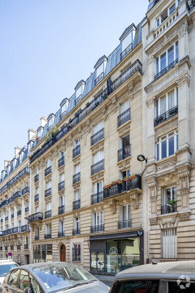 48 Rue Joseph De Maistre, Paris à vendre - Photo principale – Image 1 sur 11