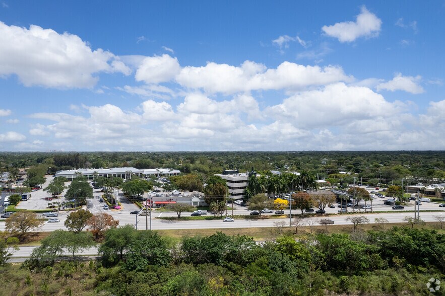 14707 S Dixie Hwy, Miami, FL à louer - Photo de l’immeuble – Image 3 sur 5