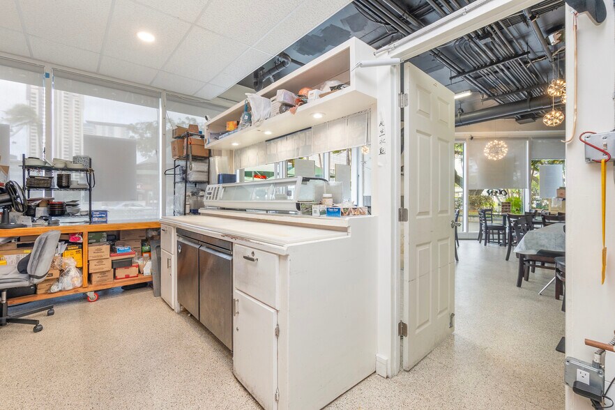 909 Kapiolani Blvd, Honolulu, HI à louer - Photo intérieure – Image 3 sur 18