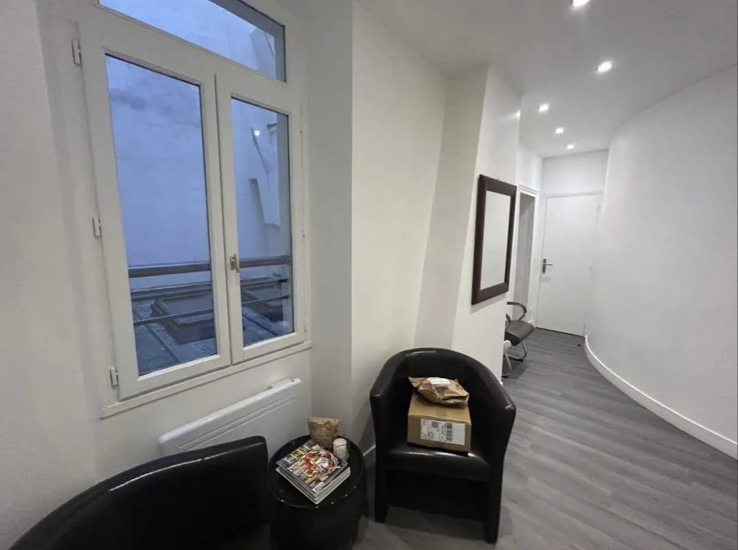 11 Rue Blanche, Paris, PAR 75009 - Lot 01 -  - Photo intérieure - Image 1 of 5