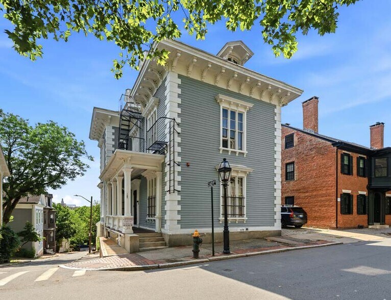 122 Benefit St, Providence, RI à vendre - Photo de l’immeuble – Image 2 sur 8