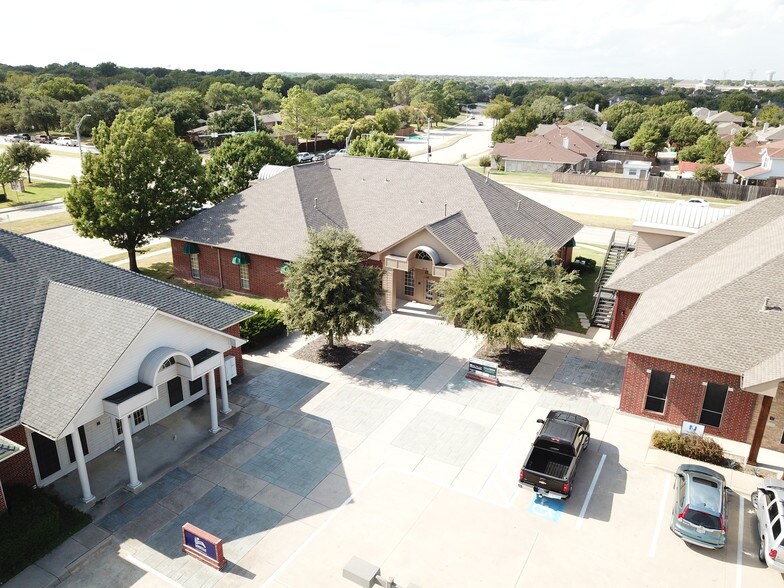 575 N Valley Pky, Lewisville, TX à louer - Photo de l’immeuble – Image 2 sur 3