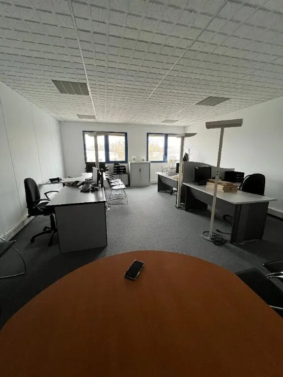 Plus de détails pour Bureau à louer