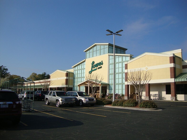 3320-3382 Robinhood Rd, Winston-Salem, NC à louer - Photo de l’immeuble – Image 1 sur 13