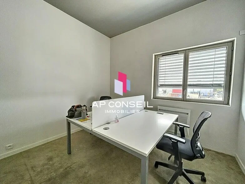 View Photo