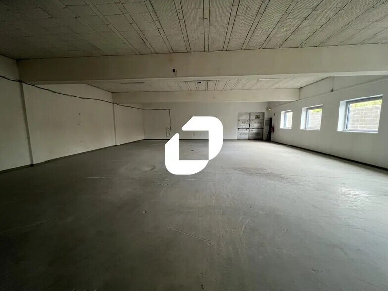 Bureau dans Lesquin à louer - Photo de l’immeuble – Image 2 sur 12