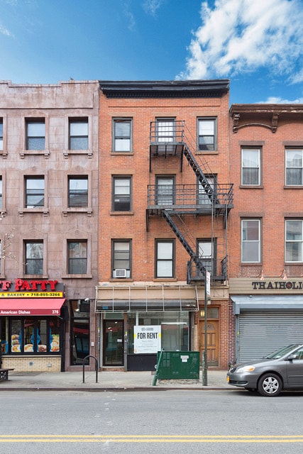 374 Myrtle Ave, Brooklyn, NY à louer Photo de l’immeuble– Image 1 sur 5