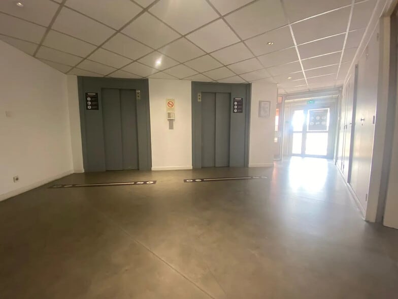 122 Avenue De Hambourg, Marseille à louer - Hall d’entrée – Image 3 sur 4