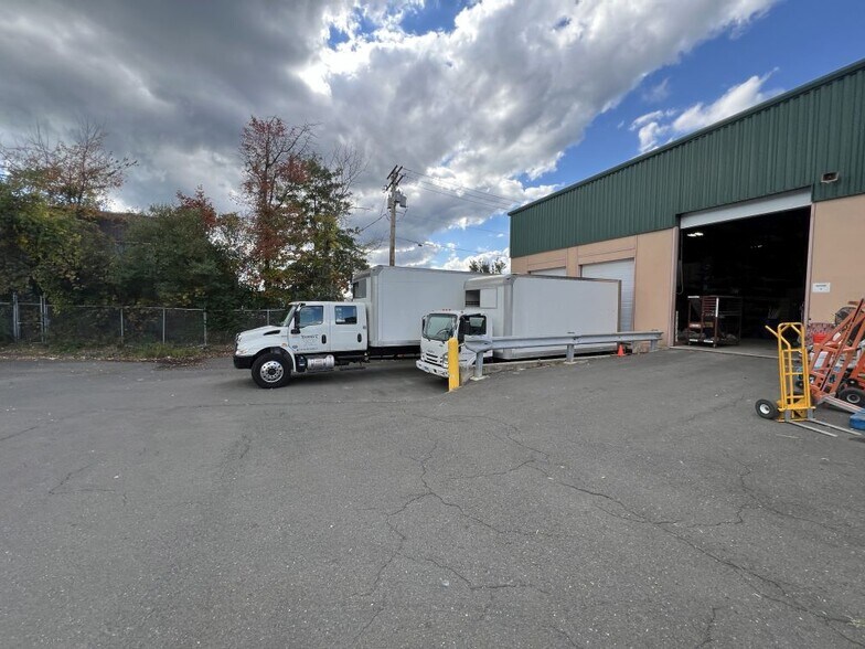 304 Boston Post Rd, Orange, CT à louer - Photo de l’immeuble – Image 2 sur 9