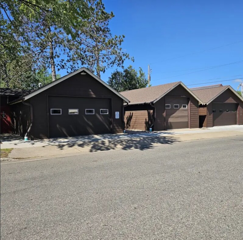 504 S Pelham St, Rhinelander, WI à vendre Photo de l’immeuble– Image 1 sur 12