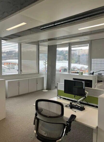 Bureau dans Lyon à louer - Photo de l’immeuble – Image 2 sur 31