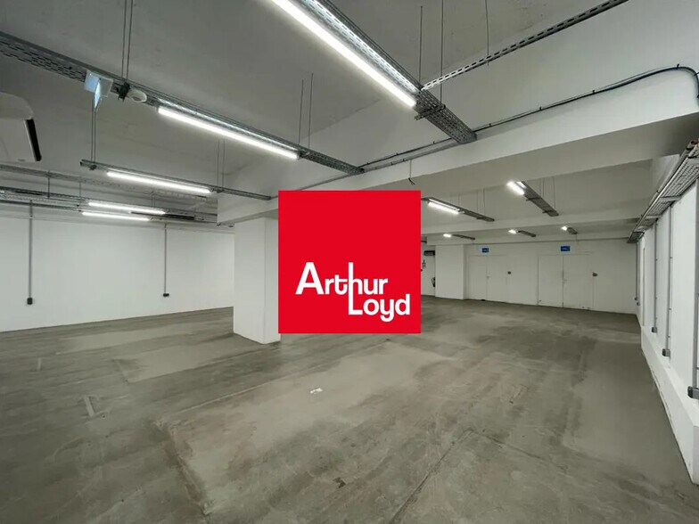 Local d'activités dans Marseille à vendre - Photo de l’immeuble – Image 1 sur 7