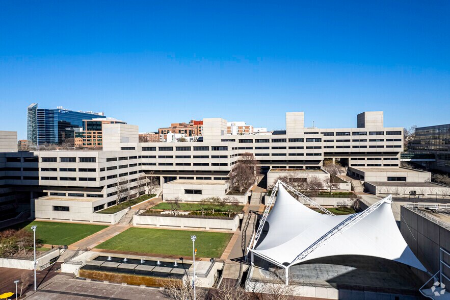2400-2480 Pershing Rd, Kansas City, MO à louer - Photo de l’immeuble – Image 2 sur 6