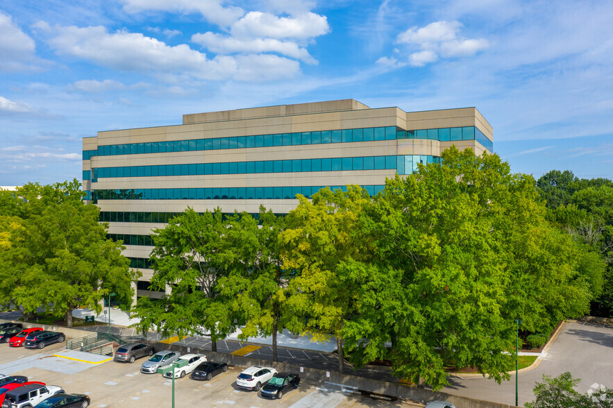 555 Marriott Dr, Nashville, TN à louer - Photo de l’immeuble – Image 1 sur 13