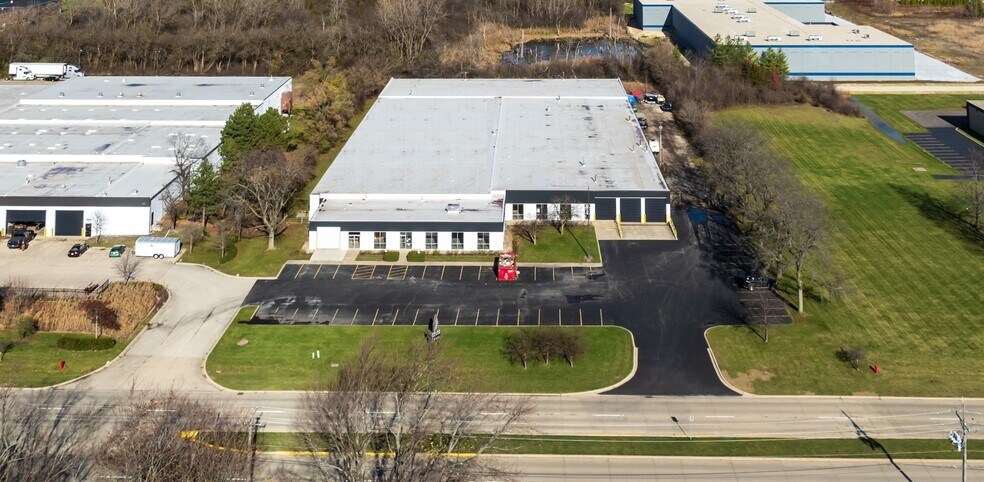330 E Route 22, Lake Zurich, IL à louer - Photo de l’immeuble – Image 1 sur 8