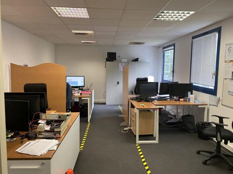 Bureau dans Hérouville-Saint-Clair à louer - Photo intérieure – Image 2 sur 5